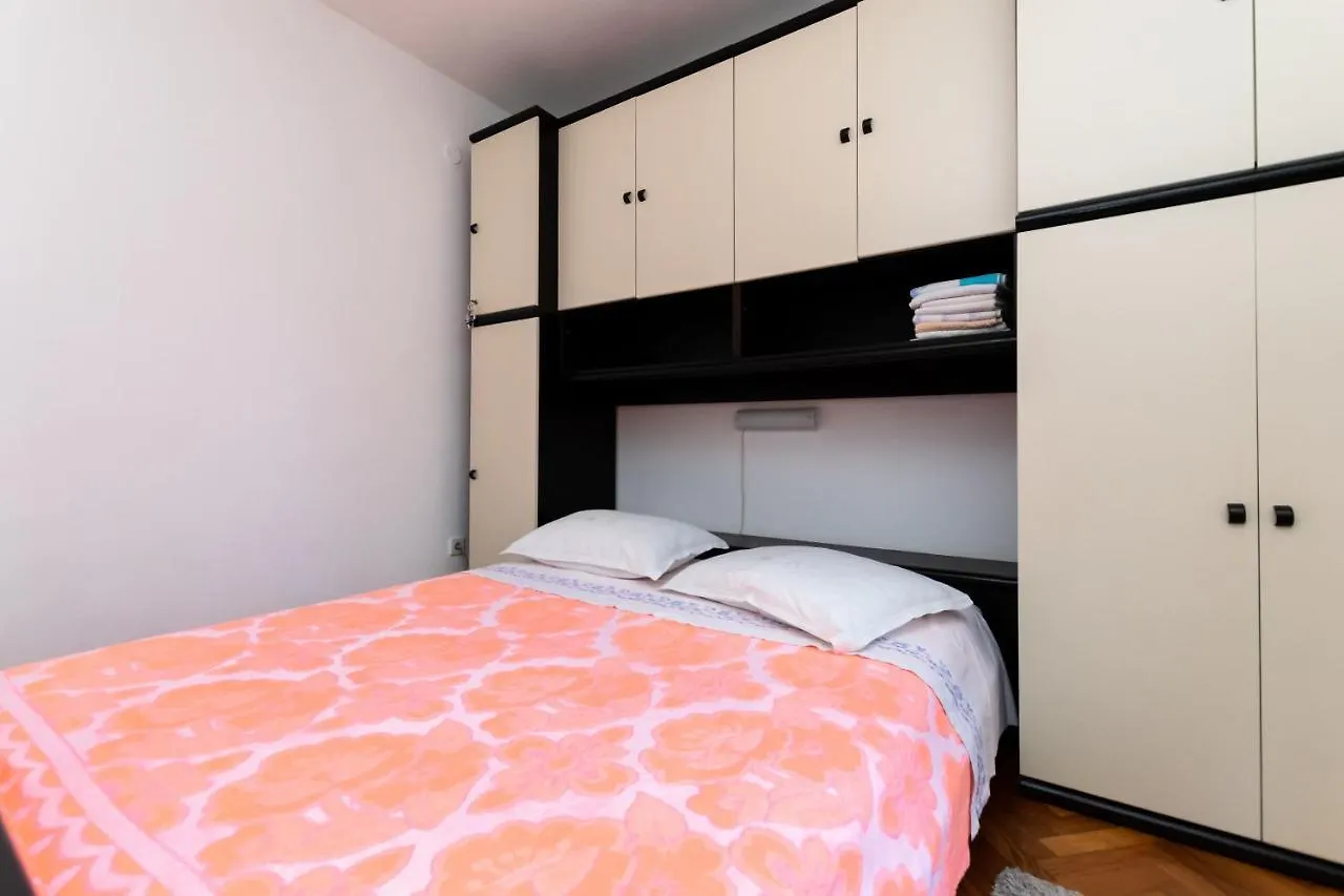Apartments Anka Rab Island Kampor