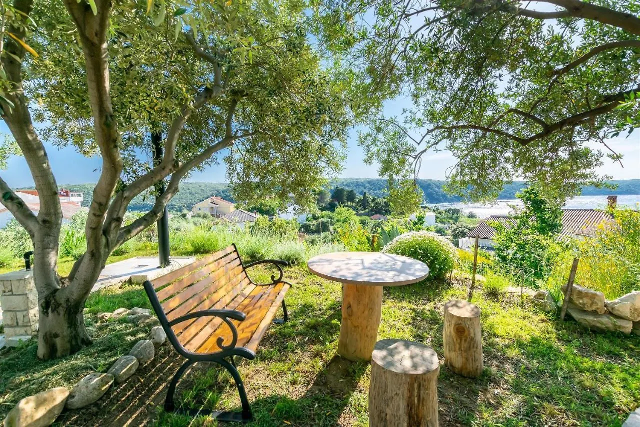 Apartments Anka Kampor 0*,